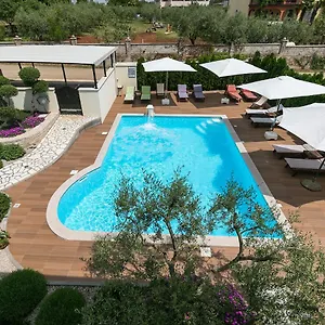 https://villa-birikina.in-istria.net